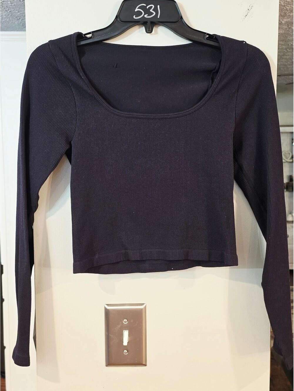 OQQ black long sleeve crop top